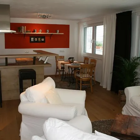 Schadle Apartment *